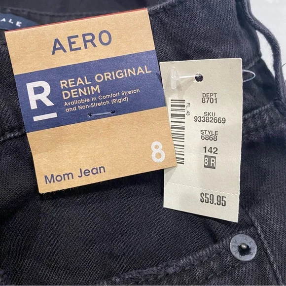 AERO NWT Women’s High-Rise Distressed Mom Jeans - black, size 8 - Picture 10 of 13